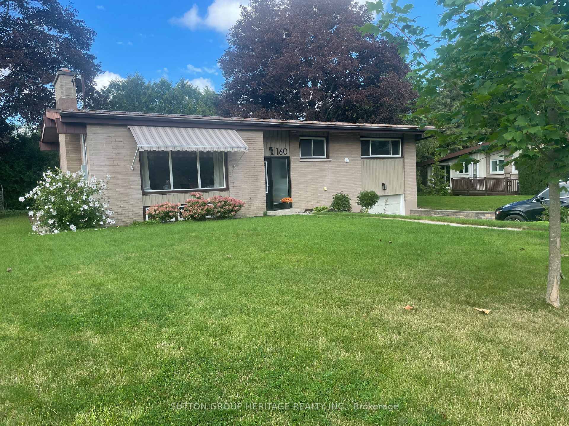 160 LAUREL Court Oshawa Ontario Canada Sale residential Megan Salas InCom Example New Demo Office