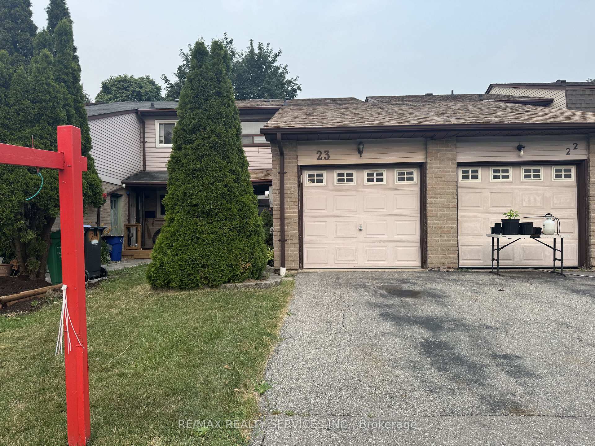 23 Scottsdale Court Brampton Ontario Canada Sale residential Gurmukh Gill RE/MAX Realty Services Inc., Brokerage*