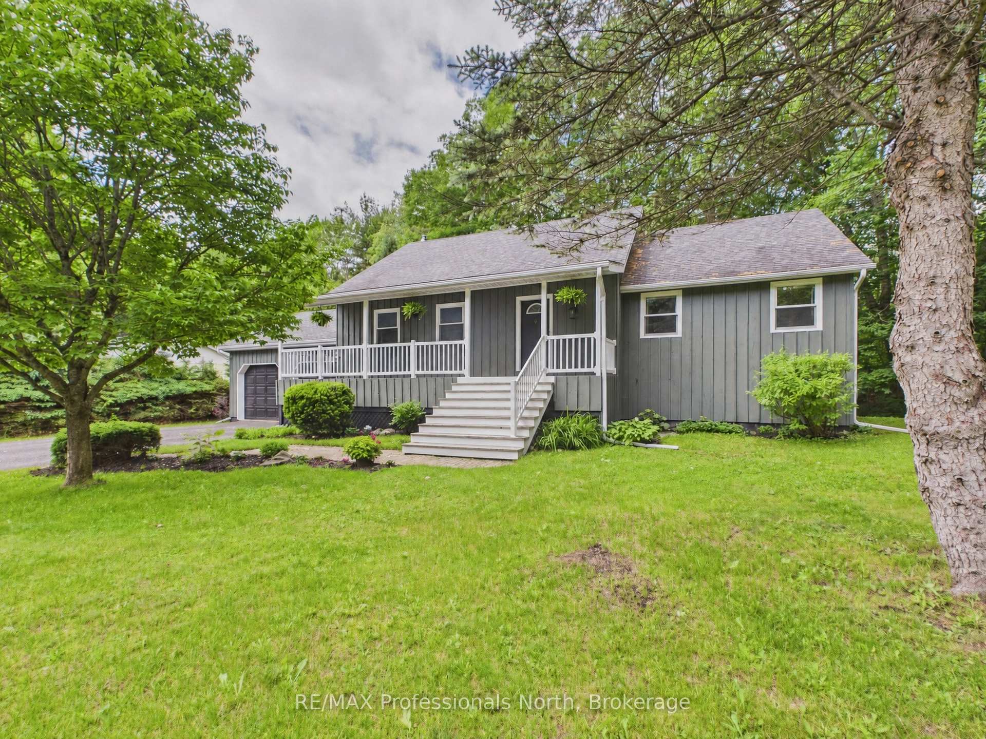 1130 Cedar Lane Bracebridge Ontario Canada Sale residential Radka Hnilicova Anchor Realty, Brokerage*