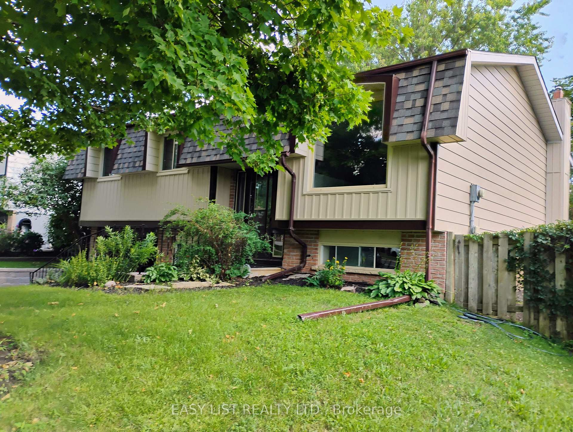 2651 Marsdale Drive Peterborough Ontario Canada Sale residential   HomeLife Preferred Realty Inc., Brokerage*