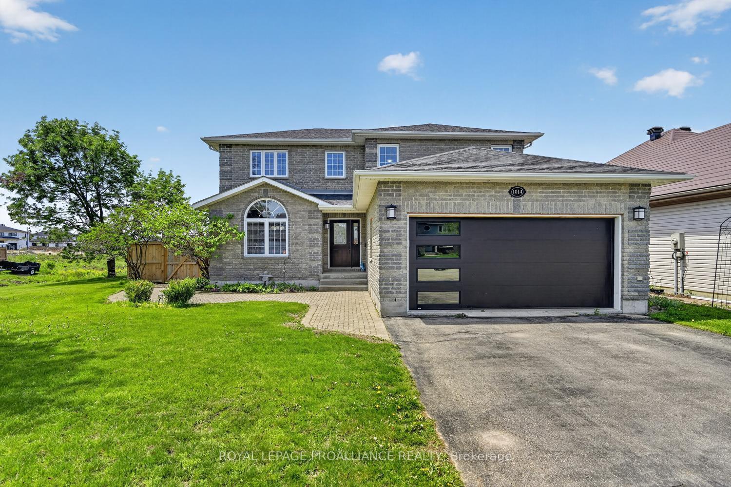 1014 Crestwood Drive Brockville Ontario Canada Sale residential   HomeLife/DLK Real Estate Ltd., Brokerage*