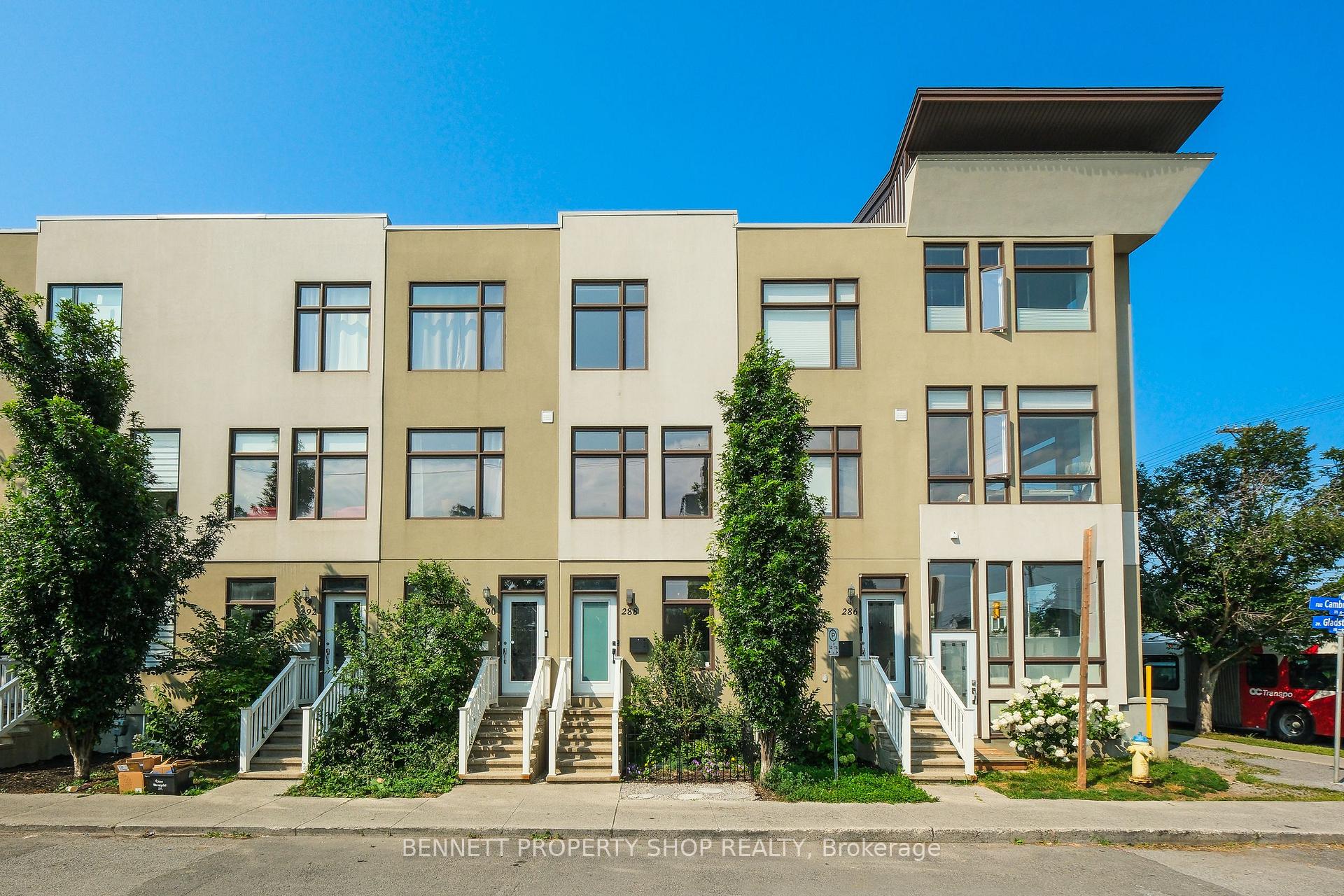 288 Cambridge Street N Ottawa Ontario Canada Sale residential Christiane Lafleur RE/MAX HALLMARK REALTY GROUP Brokerage *
