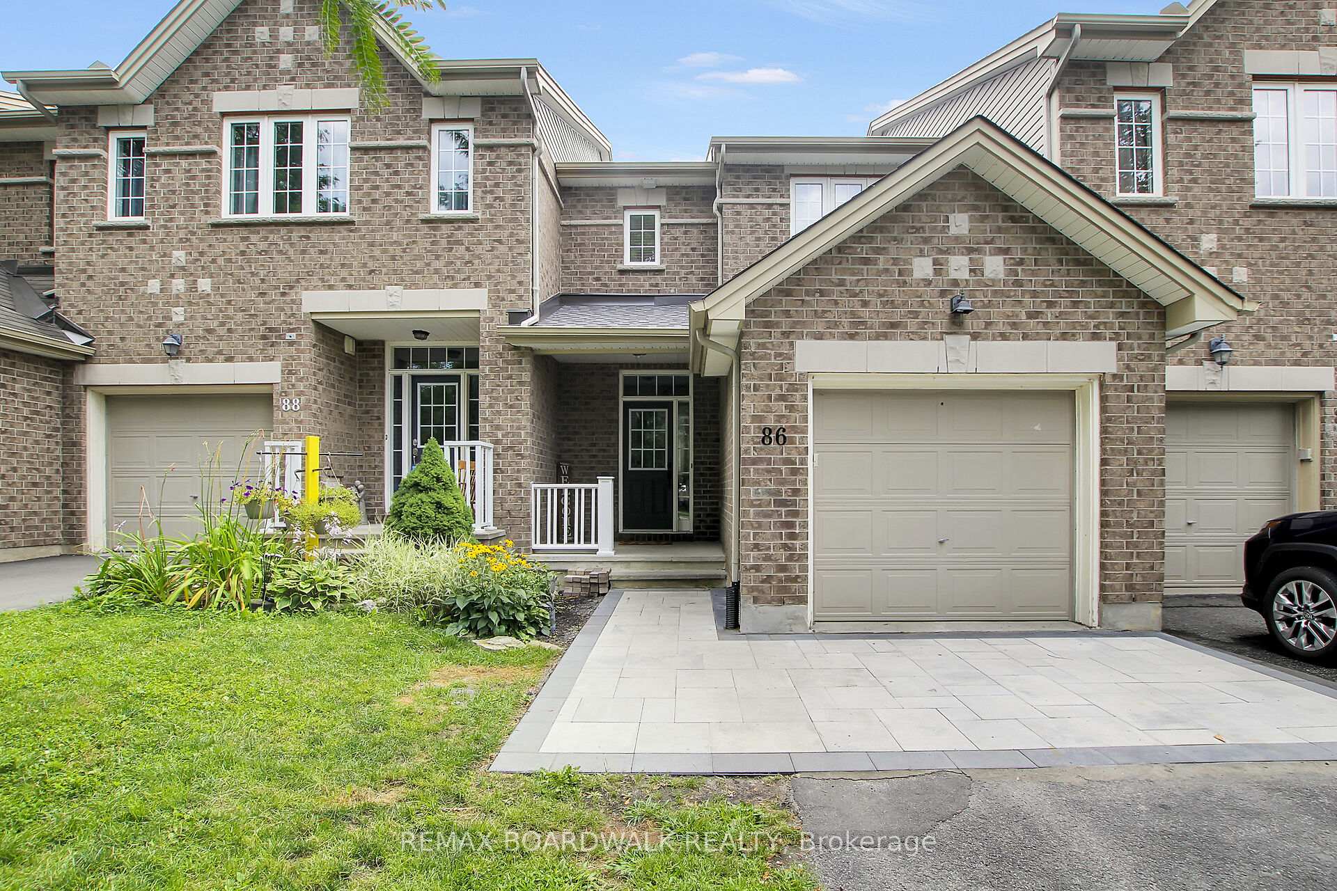 86 Saddlesmith Circle Ottawa Ontario Canada Sale residential Christiane Lafleur RE/MAX HALLMARK REALTY GROUP Brokerage *