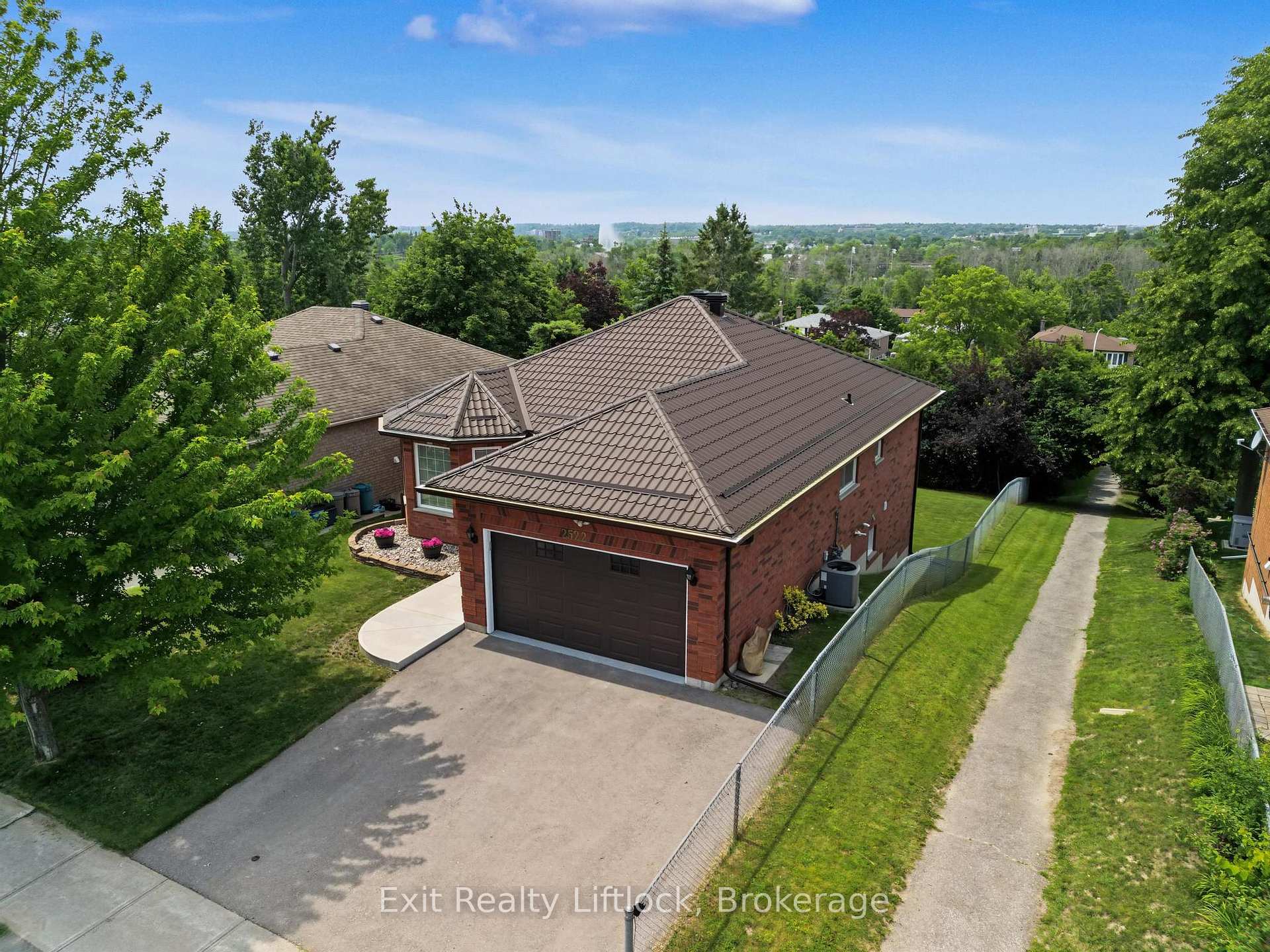 2522 Marsdale Drive Peterborough Ontario Canada Sale residential   HomeLife Preferred Realty Inc., Brokerage*