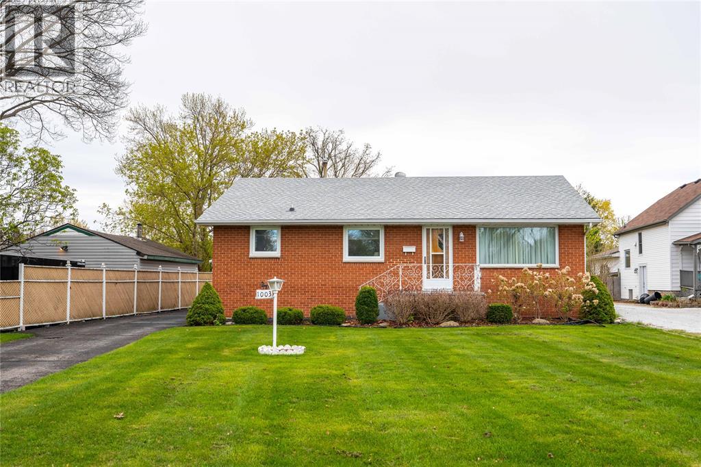 1003 MICHIGAN AVENUE Sarnia Ontario Canada Sale residential Linda Miller RE/MAX PRIME PROPERTIES UNIQUE GROUP, BROKERAGE