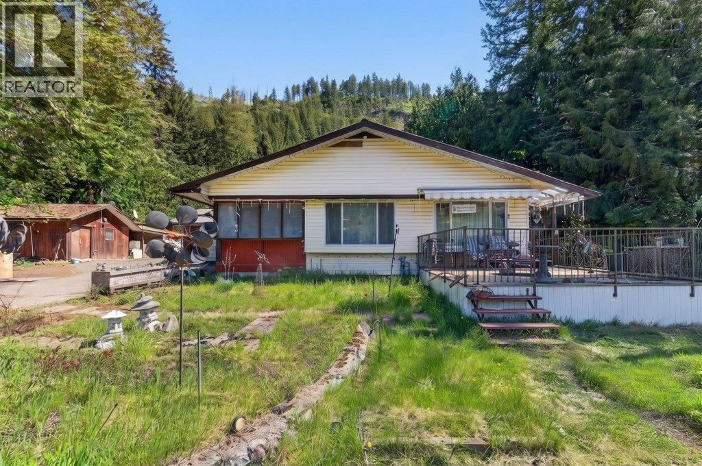 97 Salmon River Road Salmon Arm British Columbia Canada Sale residential Tina Cosman EXP Realty (Salmon Arm)