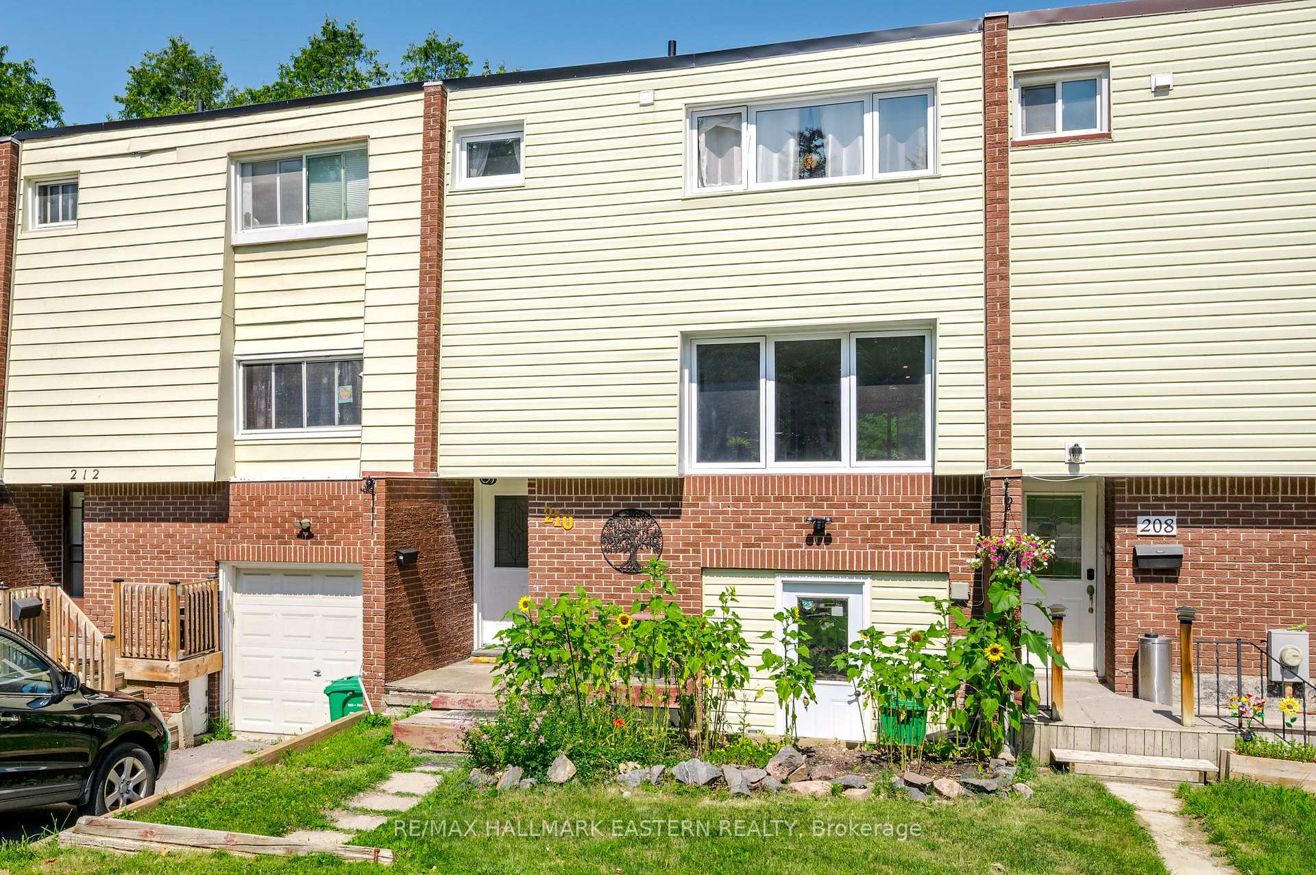 210 Maxwell Avenue Peterborough Ontario Canada Sale residential   HomeLife Preferred Realty Inc., Brokerage*