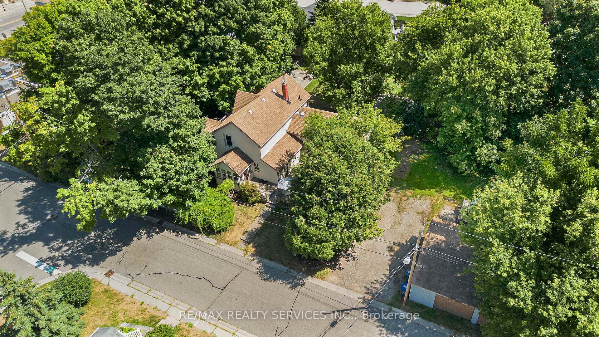 2 Parsons Avenue Caledon Ontario Canada Sale residential CJ Singh RE/MAX Realty Services Inc., Brokerage*