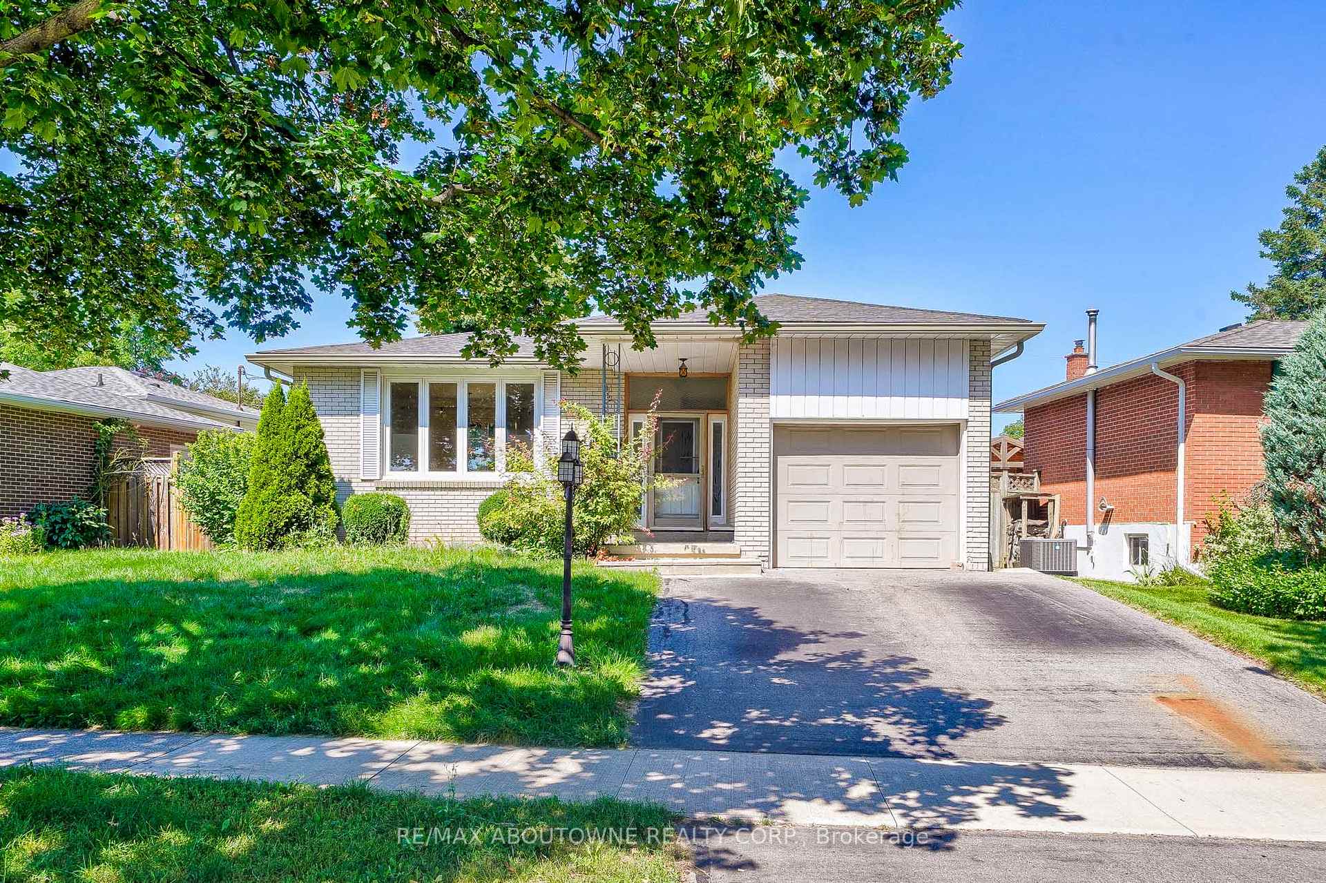 Lower - 4395 Longmoor Drive Burlington Ontario Canada Rent residential   AKARAT Group Inc.