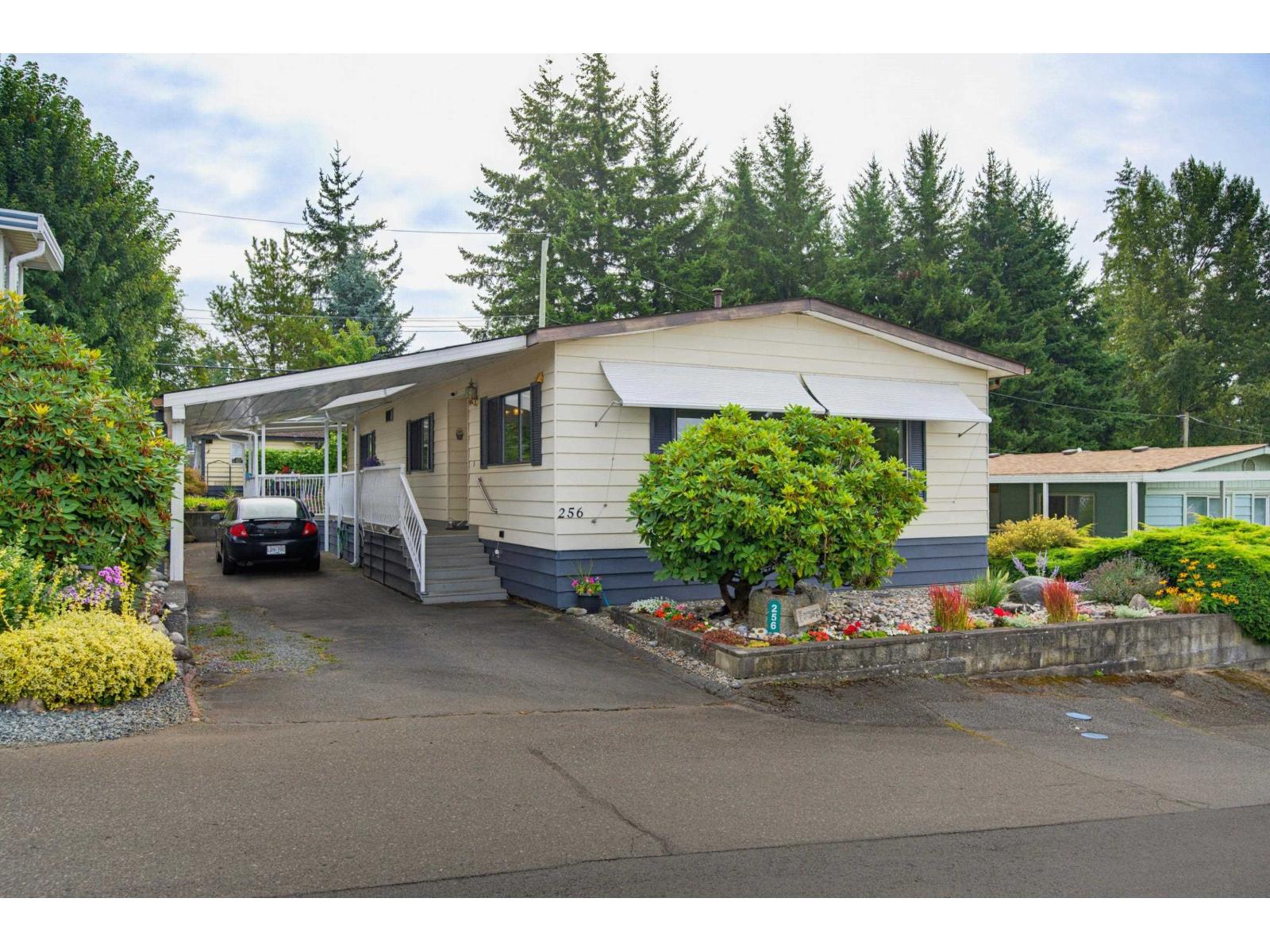 256 27111 0 AVENUE Langley British Columbia Canada Sale residential   HomeLife Benchmark Realty*