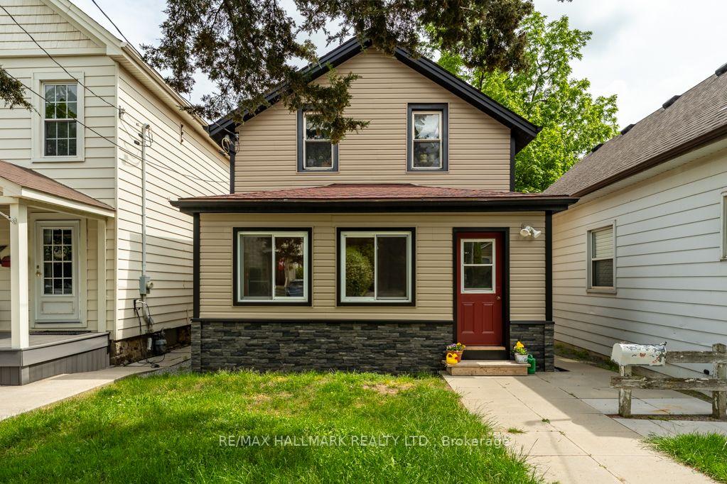 15 Adelaide Street Grimsby Ontario Canada Sale residential Philip Toso RE/MAX Hallmark Realty Ltd., Brokerage *