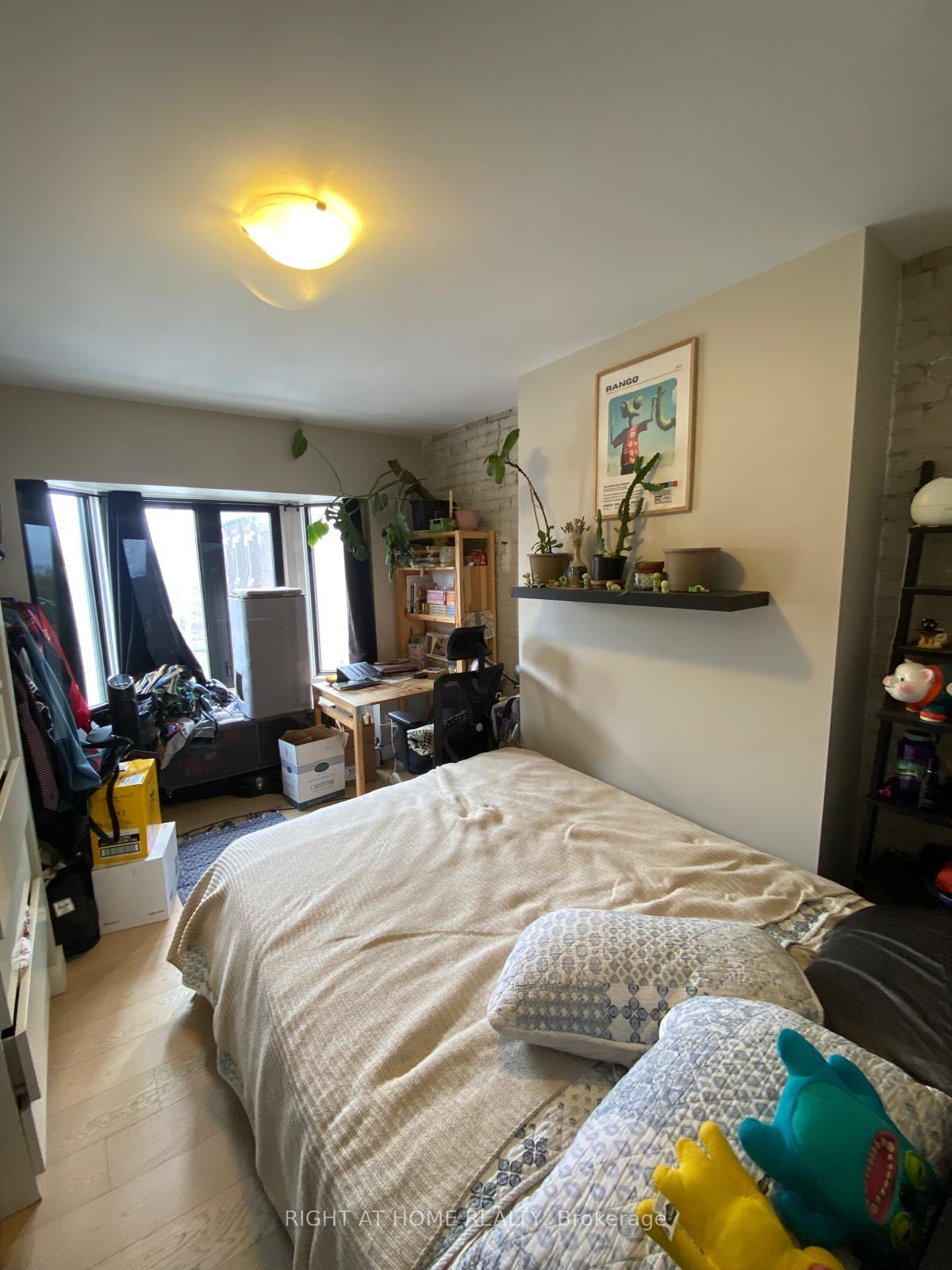 3A - 1022 Bloor Street W Toronto Ontario Canada Rent residential Phil Brown Right at Home Realty, Brokerage*