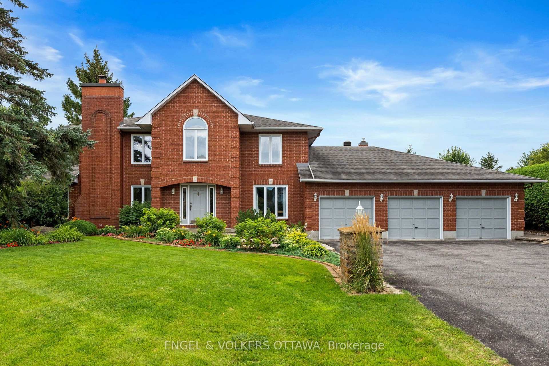1088 Bravar Drive Ottawa Ontario Canada Sale residential Colleen Lyle Real Estate Team