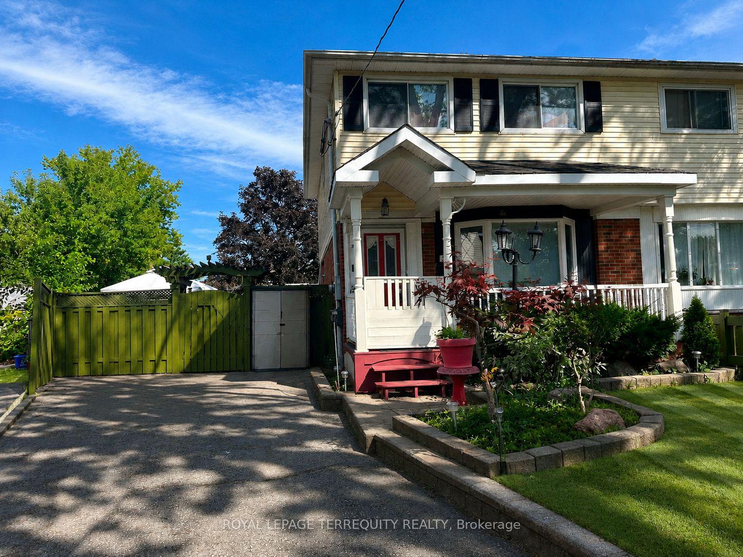 235 Barkley Crescent Oshawa Ontario Canada Sale residential Royal LePage Terrequity Capital Realty, Brokerage*