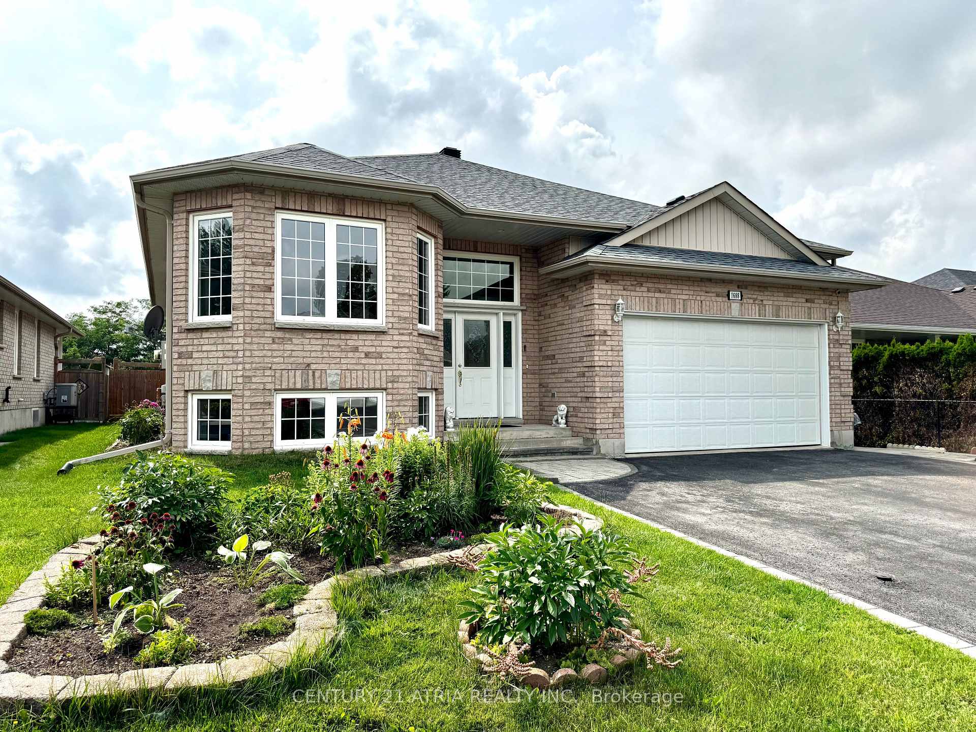 1688 Keppler Crescent Peterborough Ontario Canada Sale residential Keo-Oudone Saythongdeth Century 21 Atria Realty Inc., Brokerage*