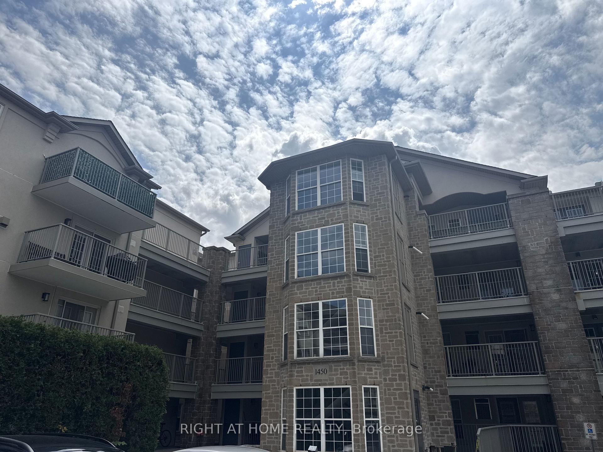 113 - 1450 Bishops Gate Oakville Ontario Canada Rent residential Anita Pateva Right at Home Realty, Brokerage*