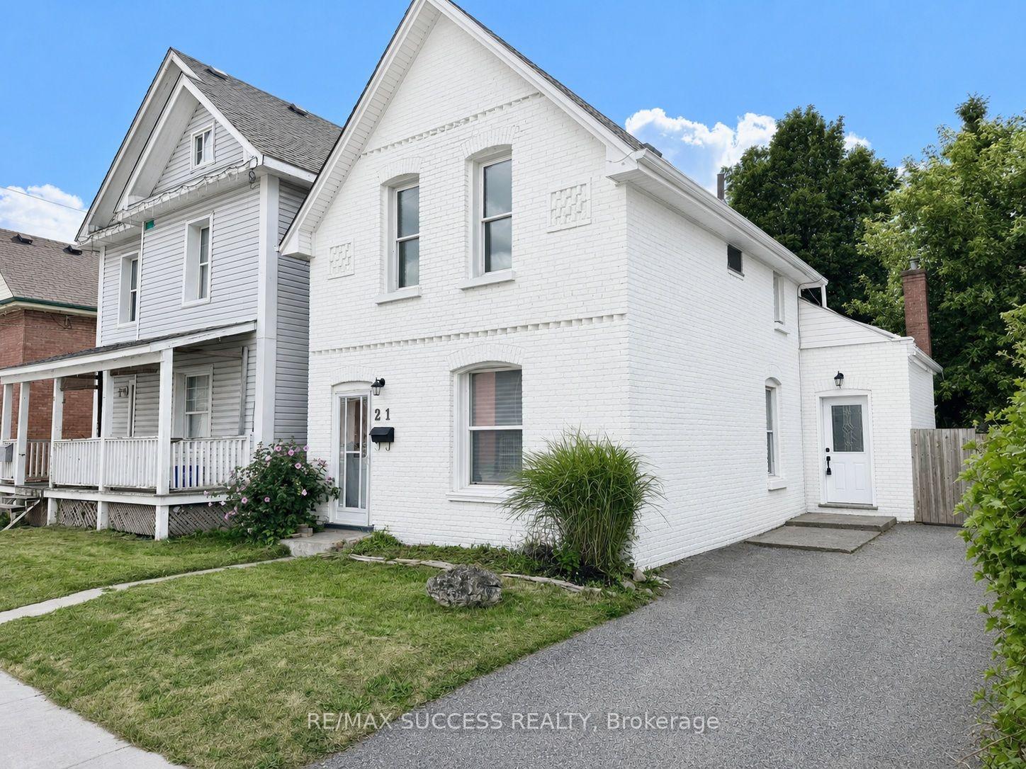 21 Webling Street Brantford Ontario Canada Sale residential Sunil Angrish RE/MAX Success Realty, Brokerage*