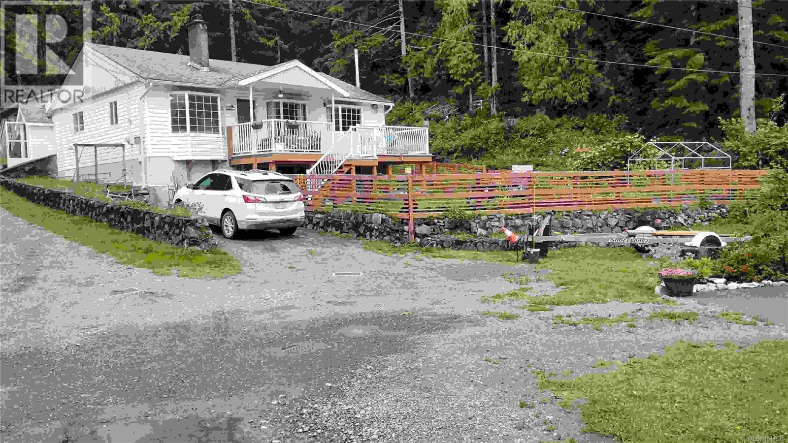 922 Resolution Rd Tahsis British Columbia Canada Sale residential Nadine Brunelle Pathway Executives Realty Inc.