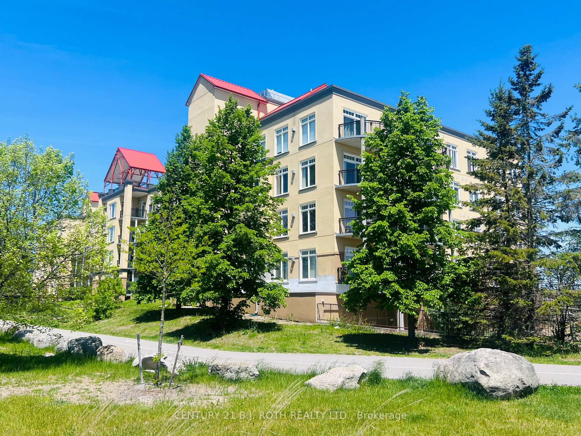 311 - 140 Cedar Island Road Orillia Ontario Canada Sale residential Becky Spencer Keller Williams Experience Realty, Brokerage*