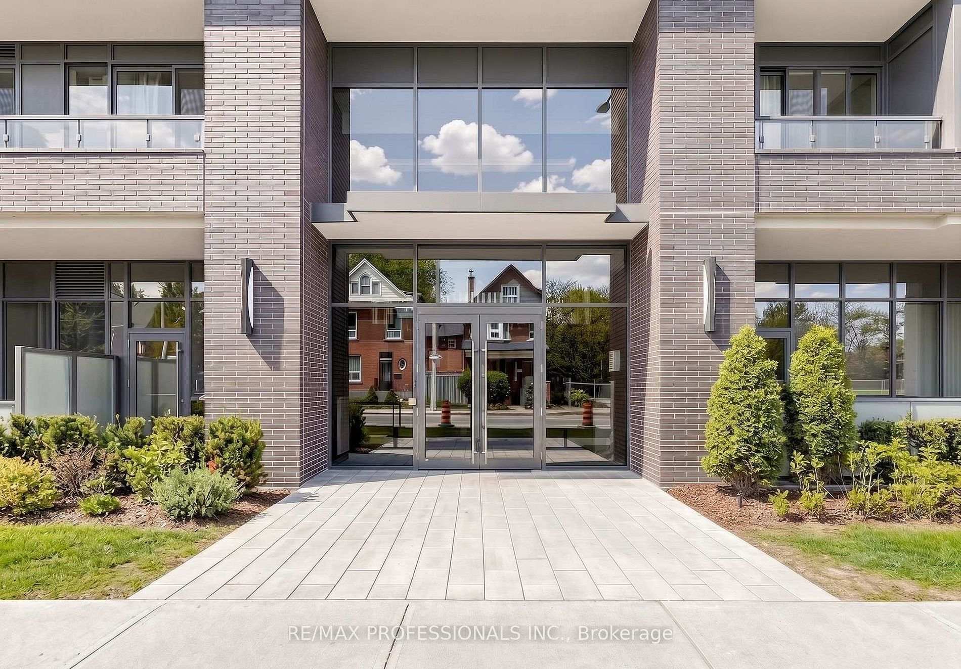 411 - 415 Main Street W Hamilton Ontario Canada Rent residential Rita Moore RE/MAX Professionals Inc., Brokerage *