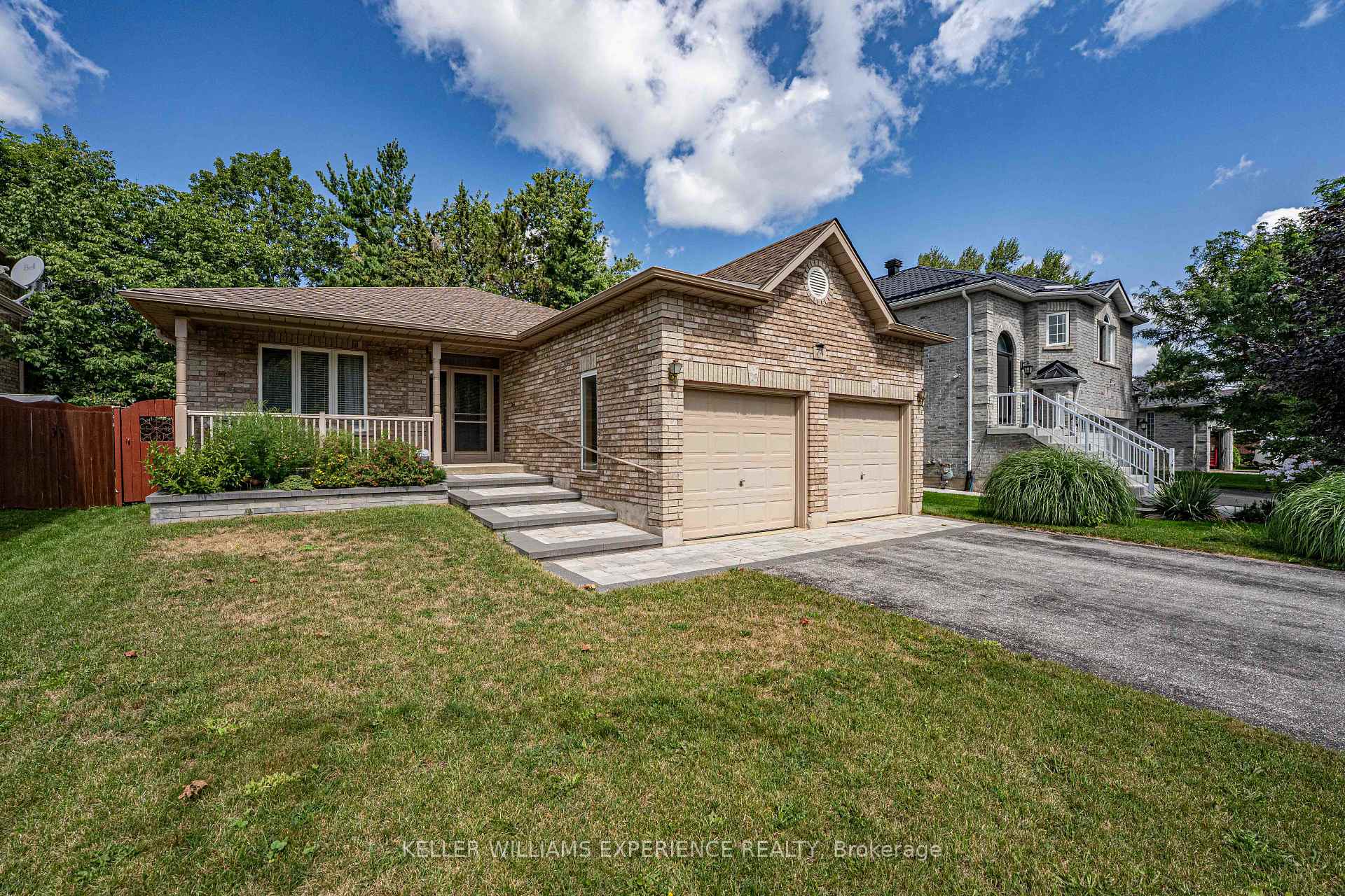 74 Ruffet Drive Barrie Ontario Canada Sale residential   Royal LePage Terrequity Capital Realty, Brokerage*
