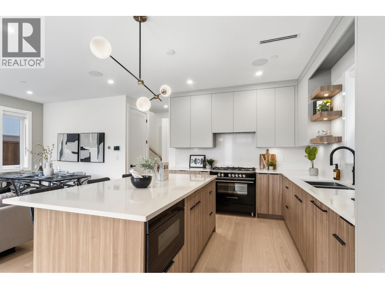 1 2258 NAPIER STREET Vancouver British Columbia Canada Sale residential Gonzalo Santos PREC Real Broker B.C. Ltd.