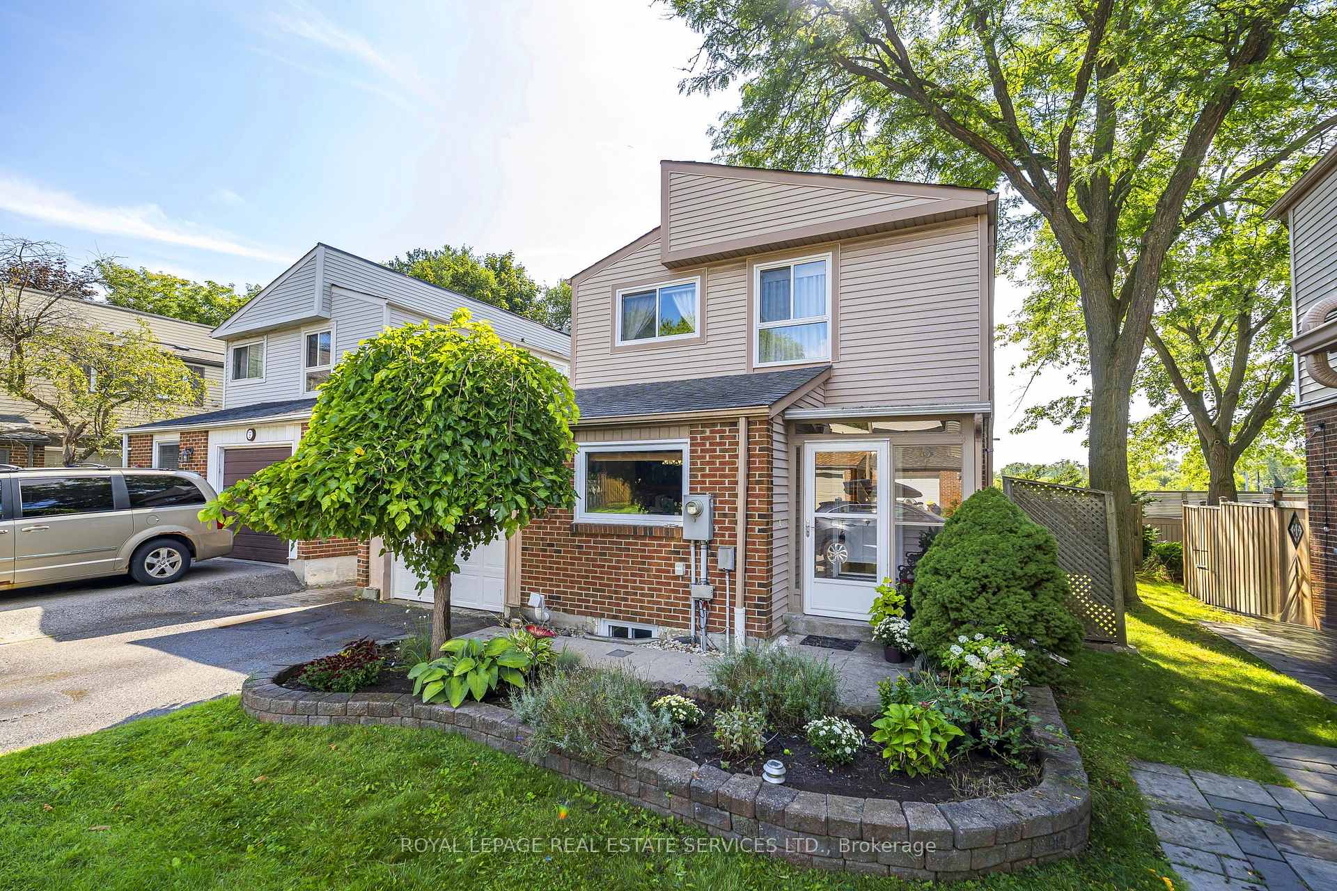 3 - 336 Queen Street S Mississauga Ontario Canada Sale residential Iwona Ward Royal LePage Real Estate Services Ltd., Brokerage*
