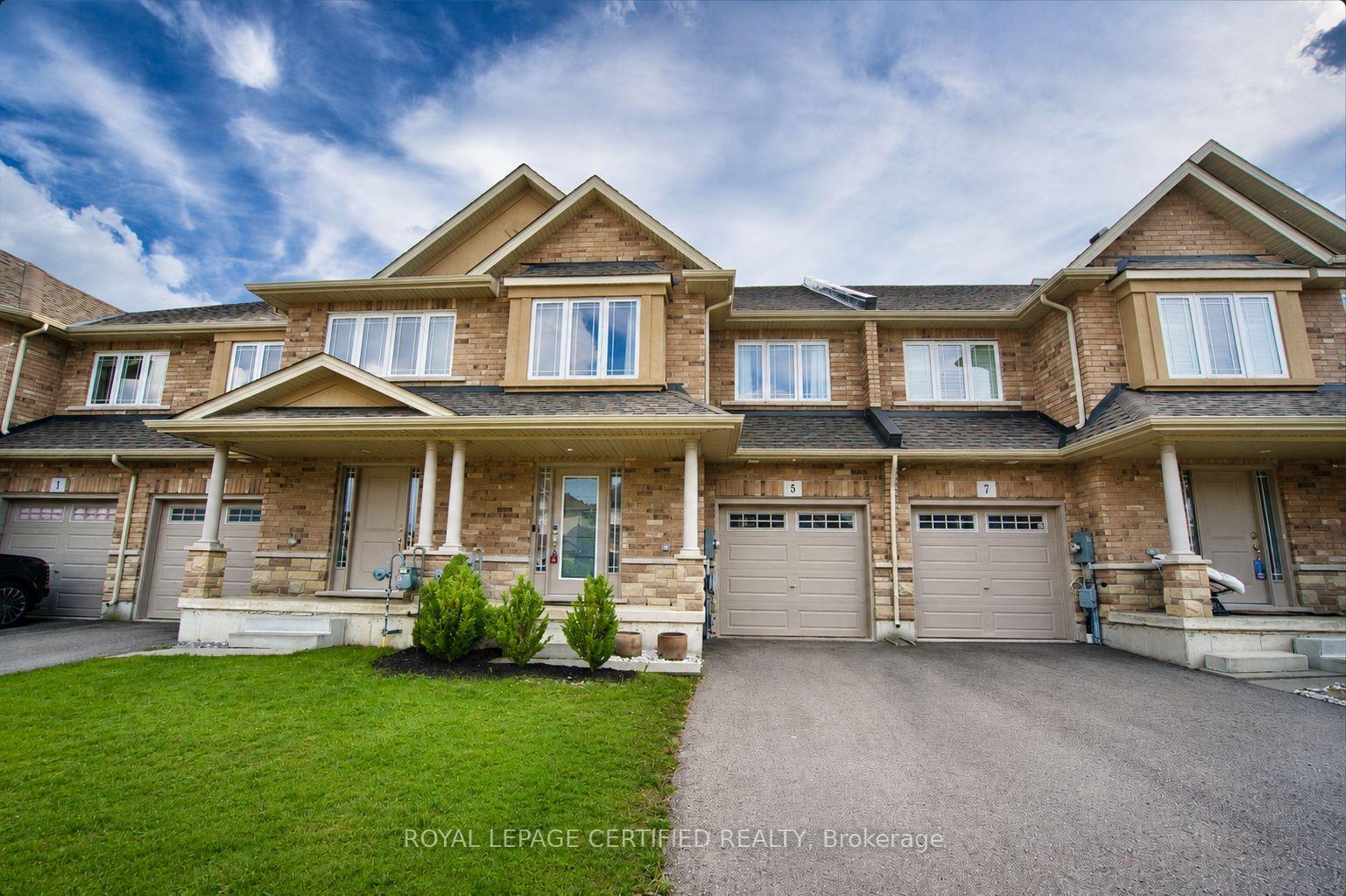 5 Bethune Avenue Hamilton Ontario Canada Sale residential KAMAL SANGHA Royal Lepage Certified Realty, Brokerage*