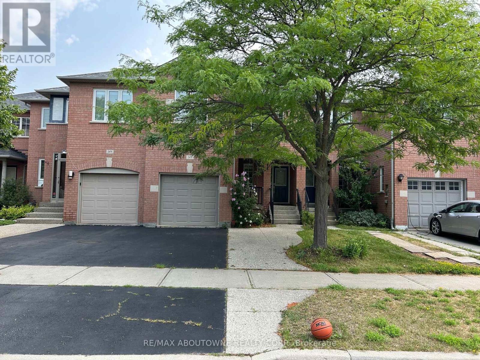2473 Lazio Lane Oakville Ontario Canada Sale residential Luisa Volkers RE/MAX Aboutowne Realty Corp., Brokerage *