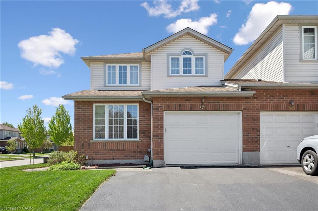 371 University Downs Crescent Waterloo Ontario Canada Sale residential KEVIN JONES RE/MAX Twin City Realty Inc., Brokerage*