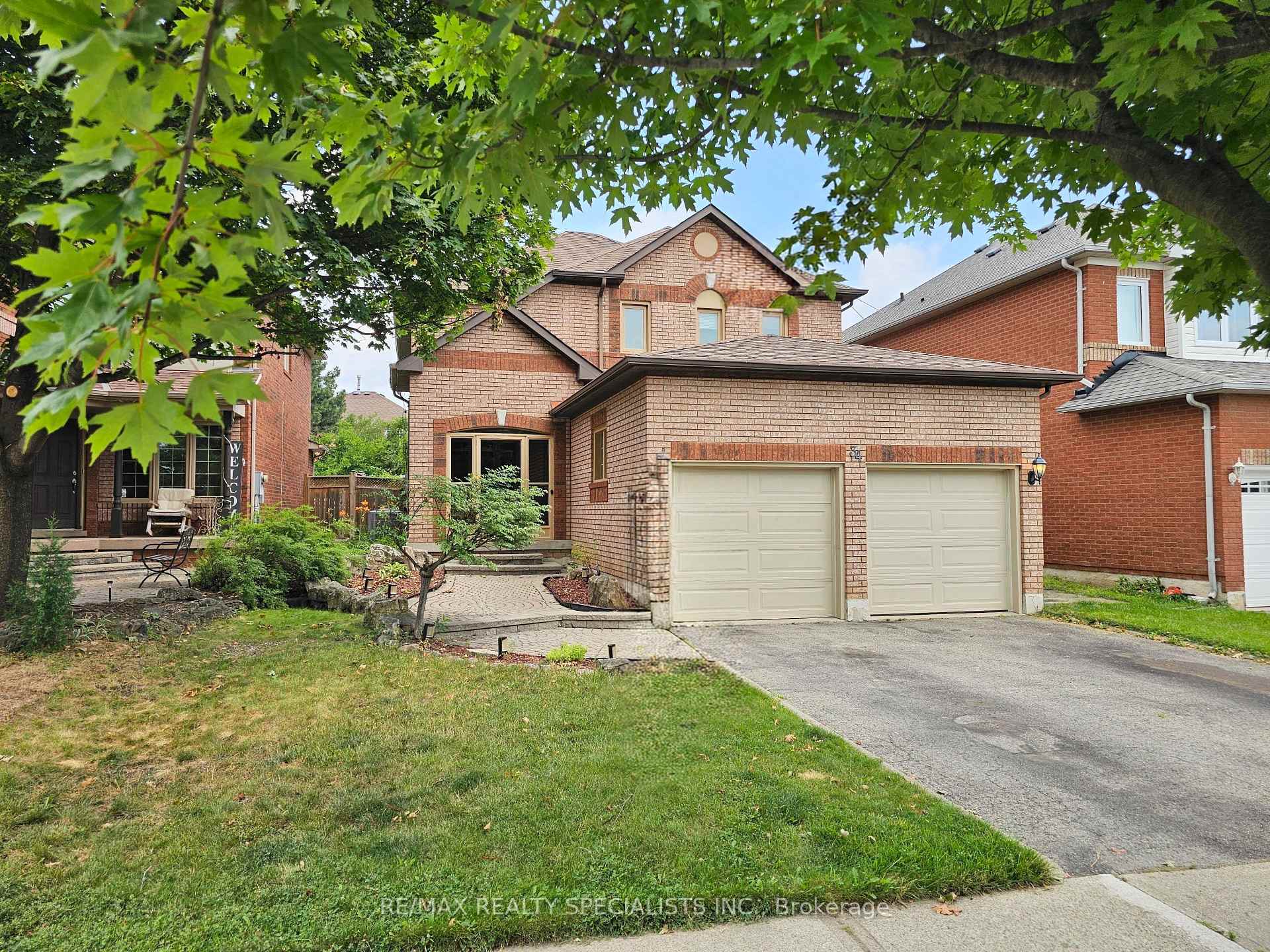 34 Killaloe Crescent Halton Hills Ontario Canada Sale residential Vick Walia RE/MAX REALTY SPECIALISTS INC. Brokerage