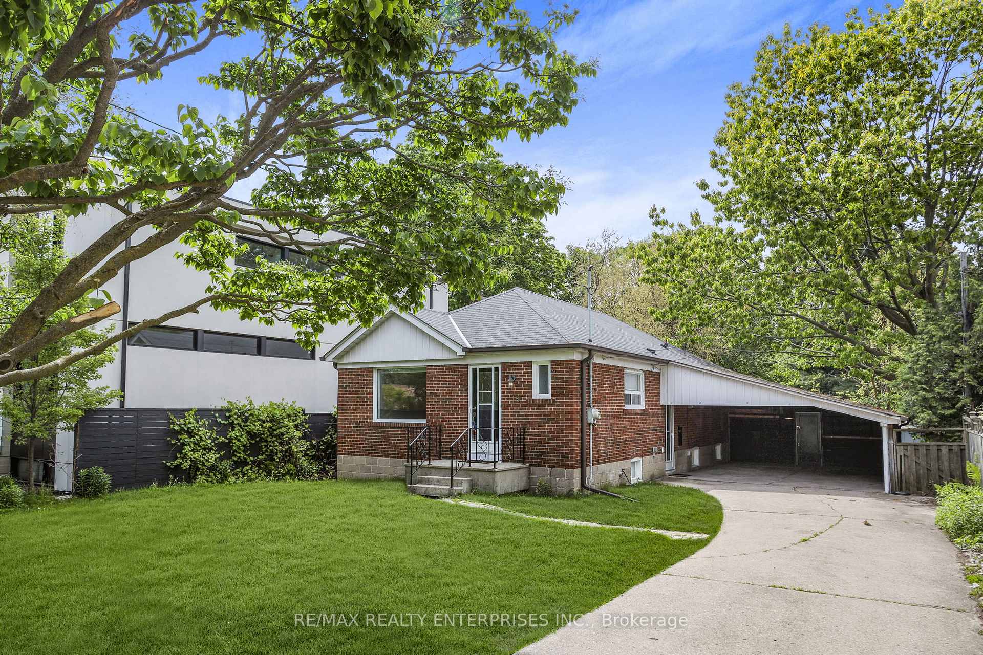 15 Delroy Drive Toronto Ontario Canada Rent residential Elaine Timmins RE/MAX Realty Enterprises Inc., Brokerage*