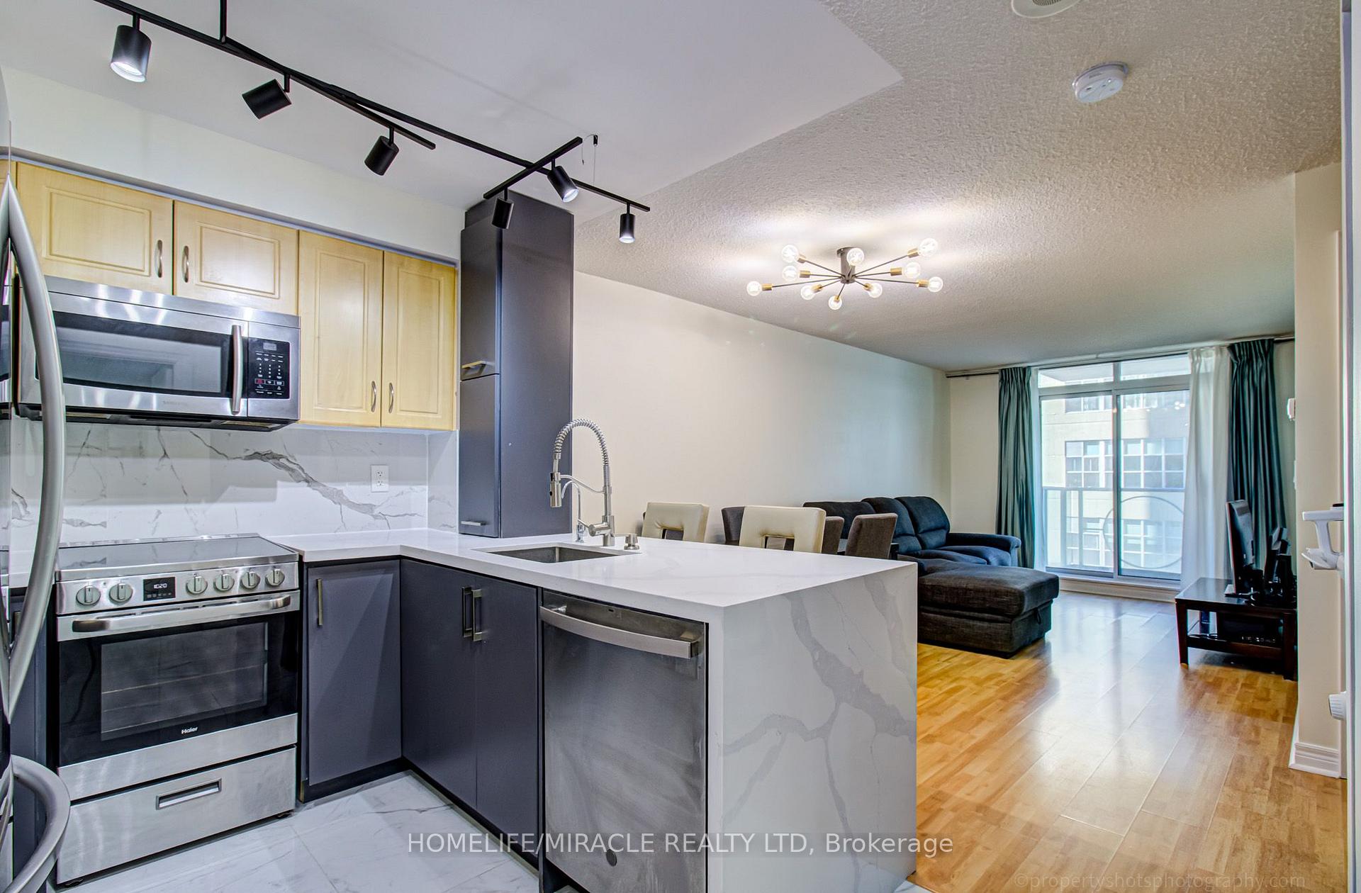 705 - 212 Eglinton Avenue Toronto Ontario Canada Sale residential   HomeLife/Miracle Realty Ltd., Brokerage*
