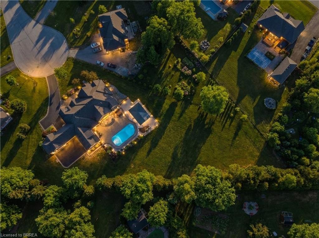 29 Wallace Court Brantford Ontario Canada Sale residential Harry Kaler HomeLife Silvercity Realty Inc., Brokerage*