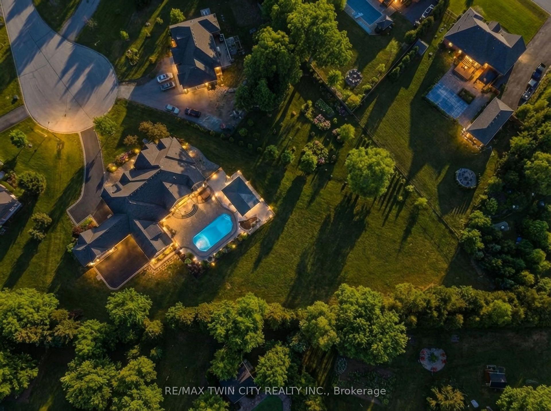 29 Wallace Court Brantford Ontario Canada Sale residential Harry Kaler HomeLife Silvercity Realty Inc., Brokerage*