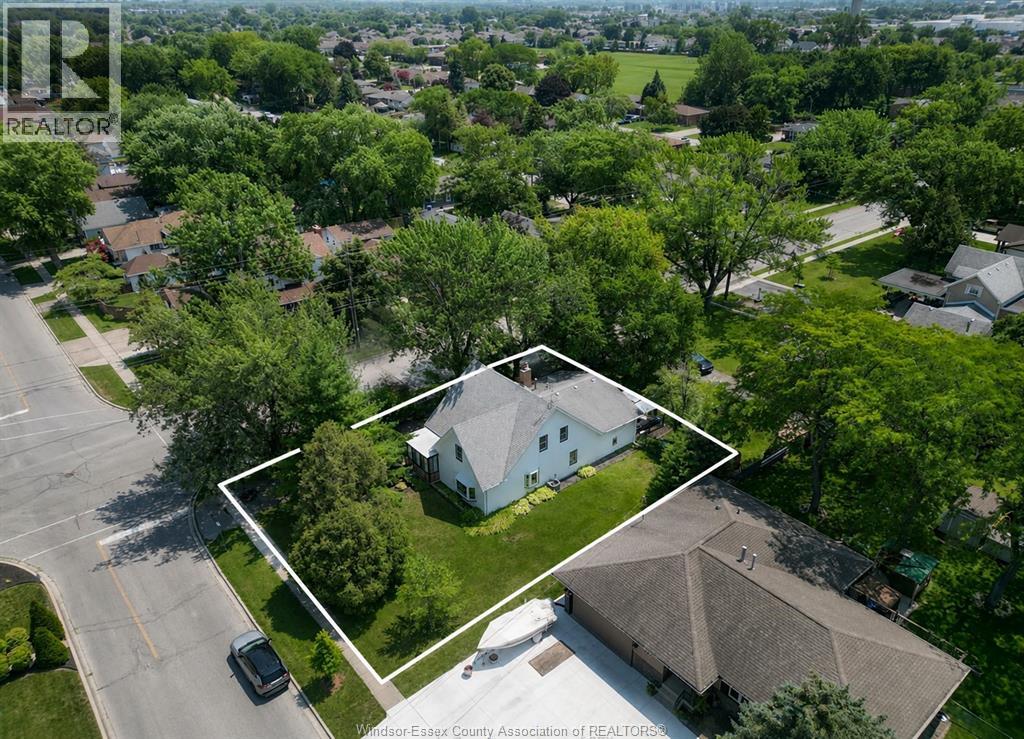 12437 ST THOMAS Tecumseh Ontario Canada Sale residential   Grace Canada Realty, Brokerage*