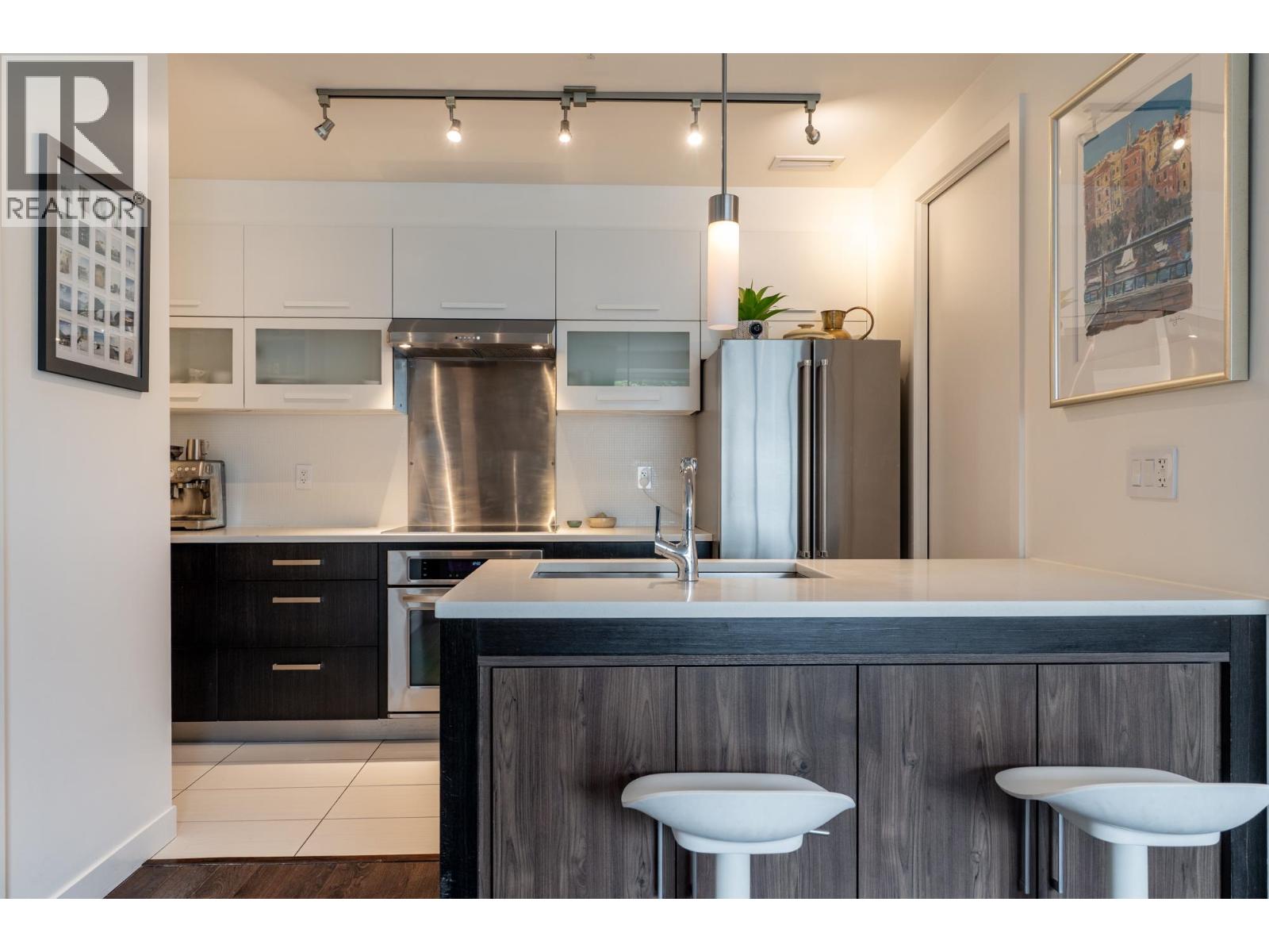 182 E 17TH AVENUE Vancouver British Columbia Canada Sale residential   Marketing 604 Team | HomeLife Benchmark Realty Corp.