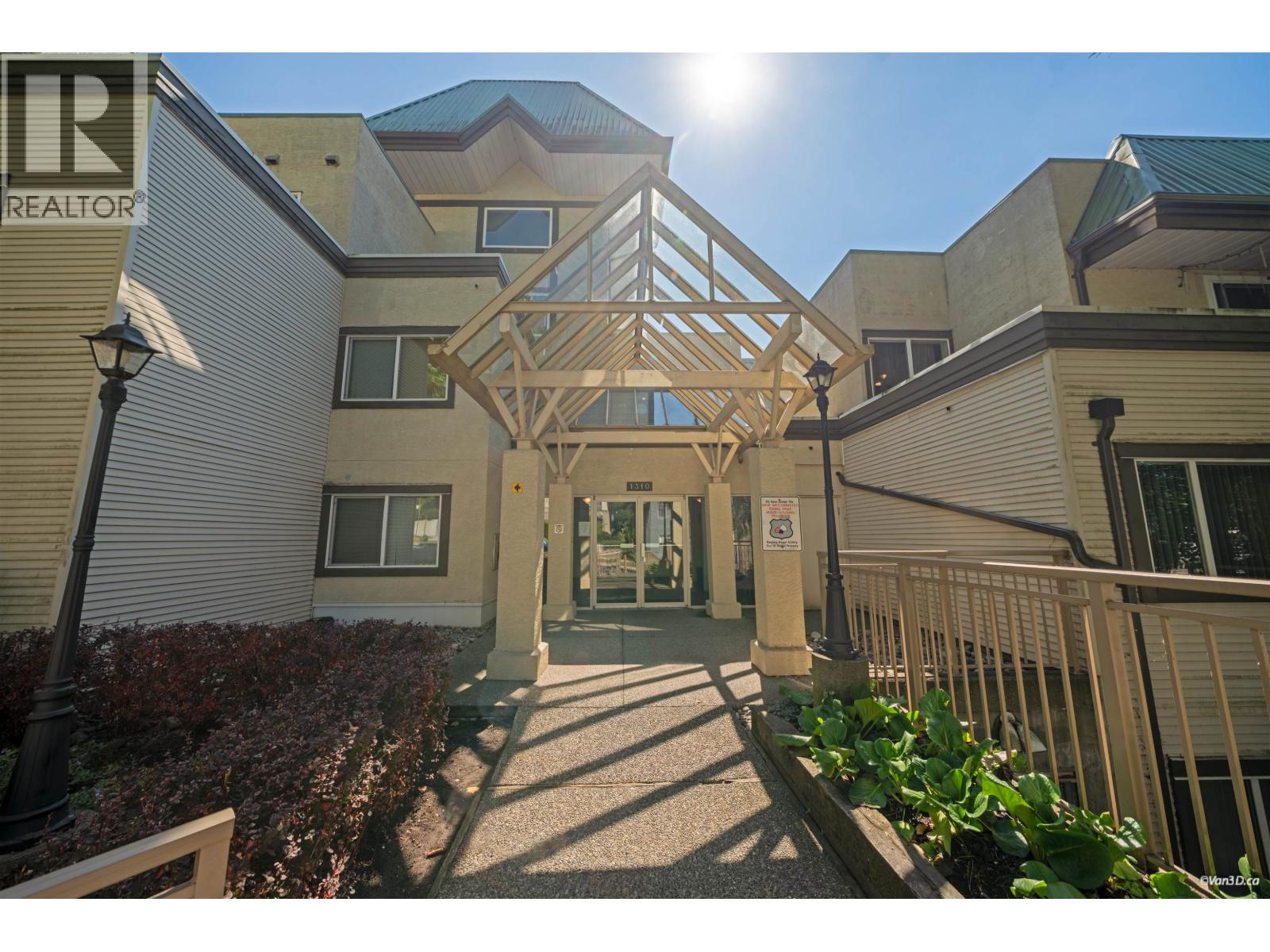 817 1310 CARIBOO STREET New Westminster British Columbia Canada Sale residential First Stay Realty Inc.