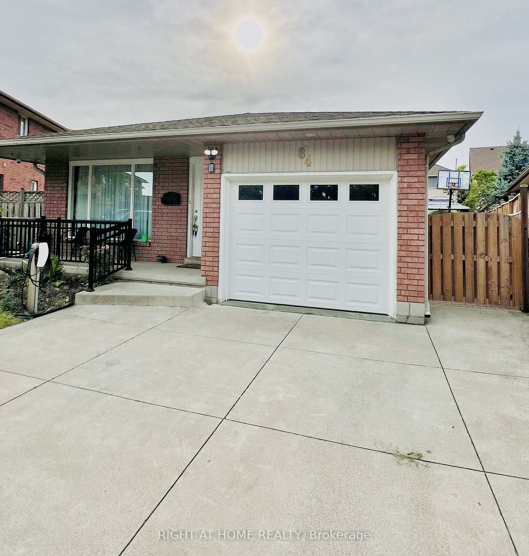 84 Juniper Drive Hamilton Ontario Canada Rent residential Imtiaz Kiani Right at Home Realty, Brokerage*