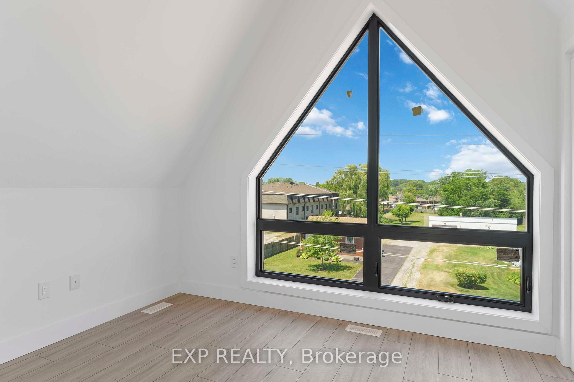 306 - 7277 Wilson Crescent Niagara Falls Ontario Canada Rent residential Mukesh Tharwani eXp Realty, Brokerage*
