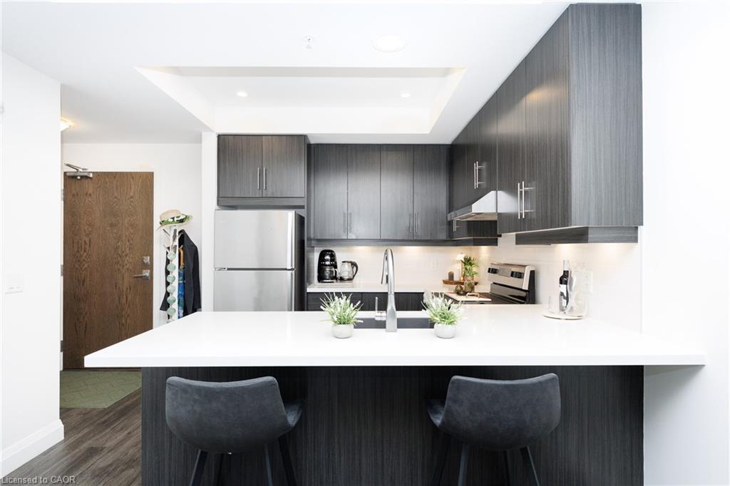 201 - 30 Hamilton Street S Waterdown Ontario Canada Sale residential   Platinum Lion Realty Inc., Brokerage*