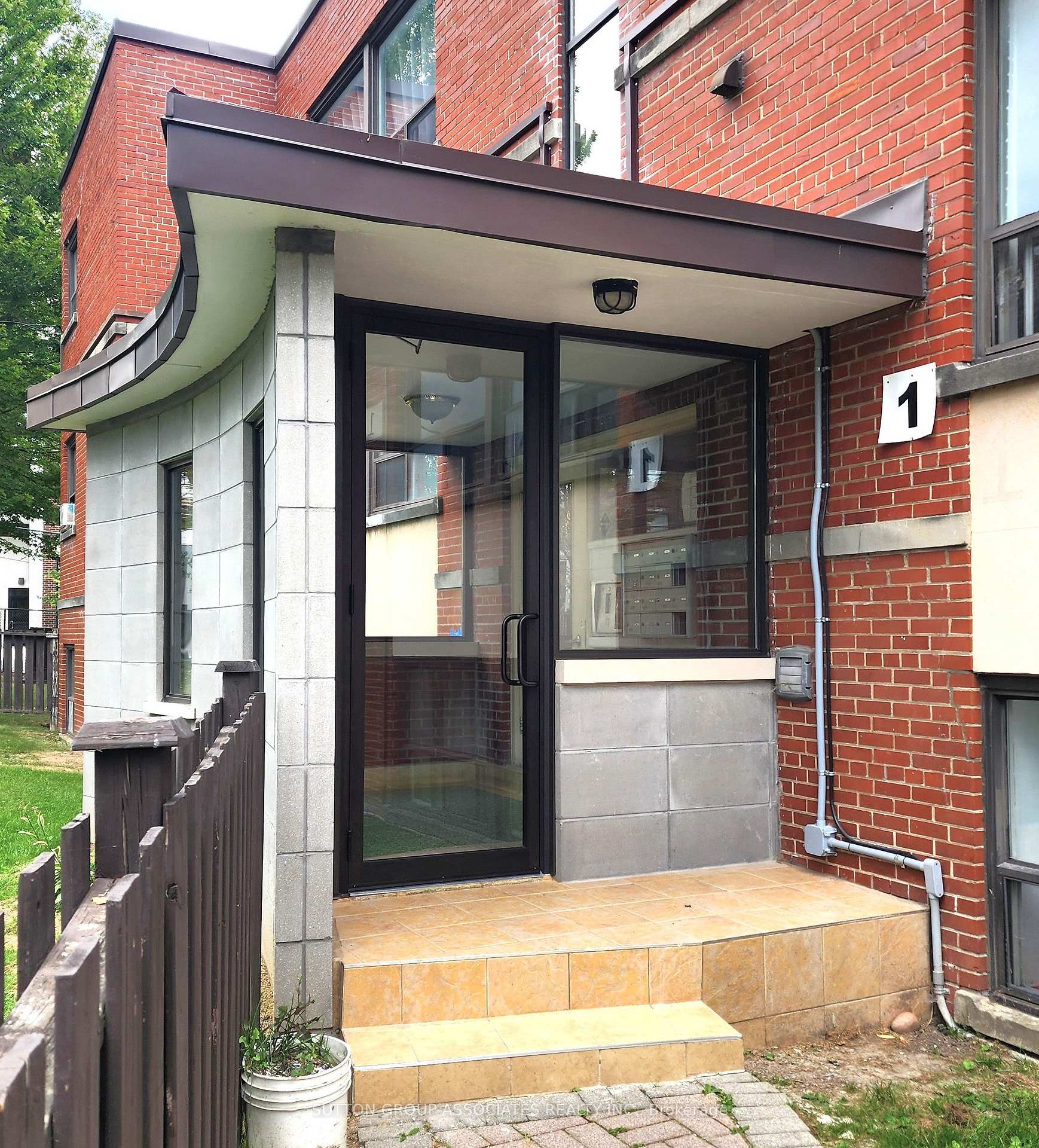 202 - 1 Greenbrook Drive Toronto Ontario Canada Rent residential Jeanette Preis Sutton Group Associates Realty Inc., Brokerage *