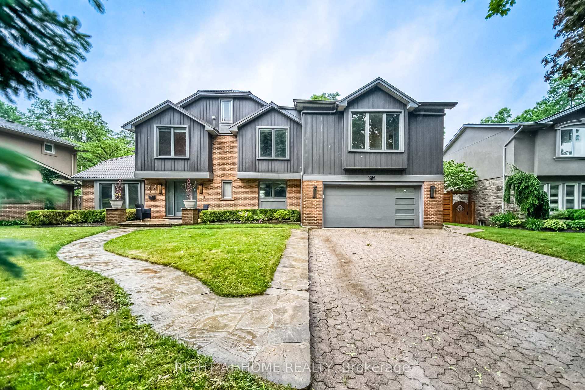 44 ROYAL HENLEY Boulevard St. Catharines Ontario Canada Rented residential Imtiaz Kiani Right at Home Realty, Brokerage*