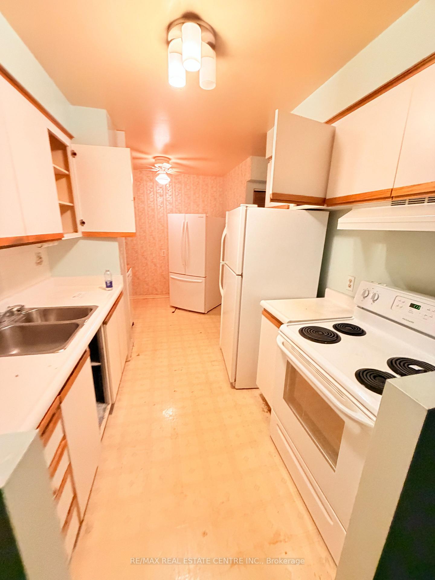 1028 Bridletowne Circle Toronto Ontario Canada Sale residential Vik Mehmi RE/MAX Real Estate Centre Inc., Brokerage *