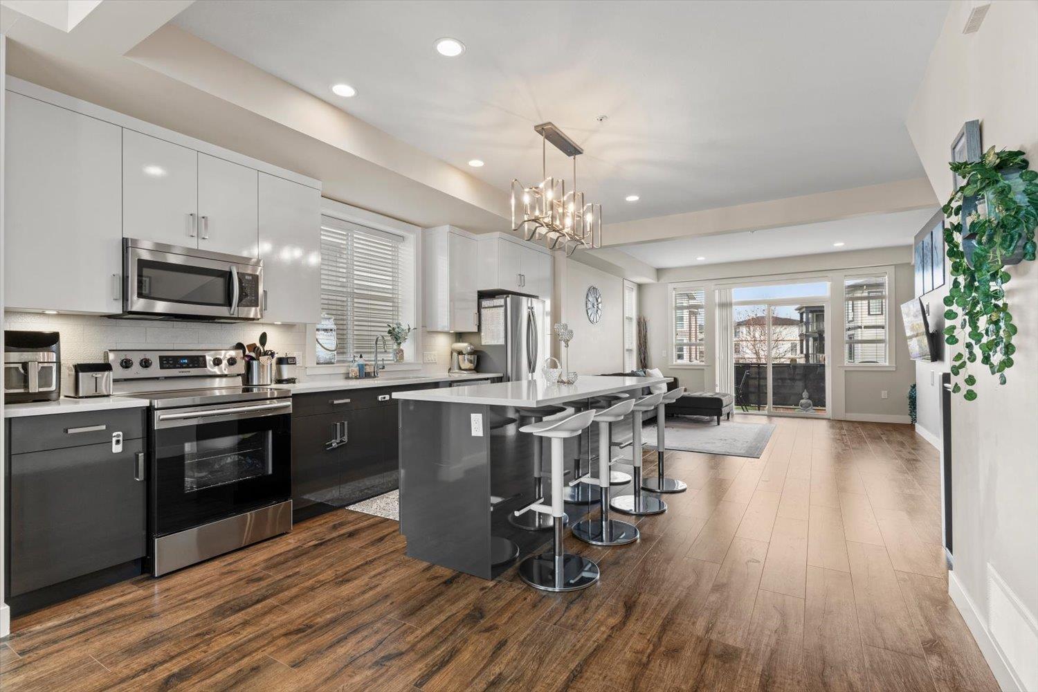 5 8413 MIDTOWN WAY|Chilliwack Pr Chilliwack British Columbia Canada Sale residential Jason Sandhu & Associates Pathway Executives Realty Inc.