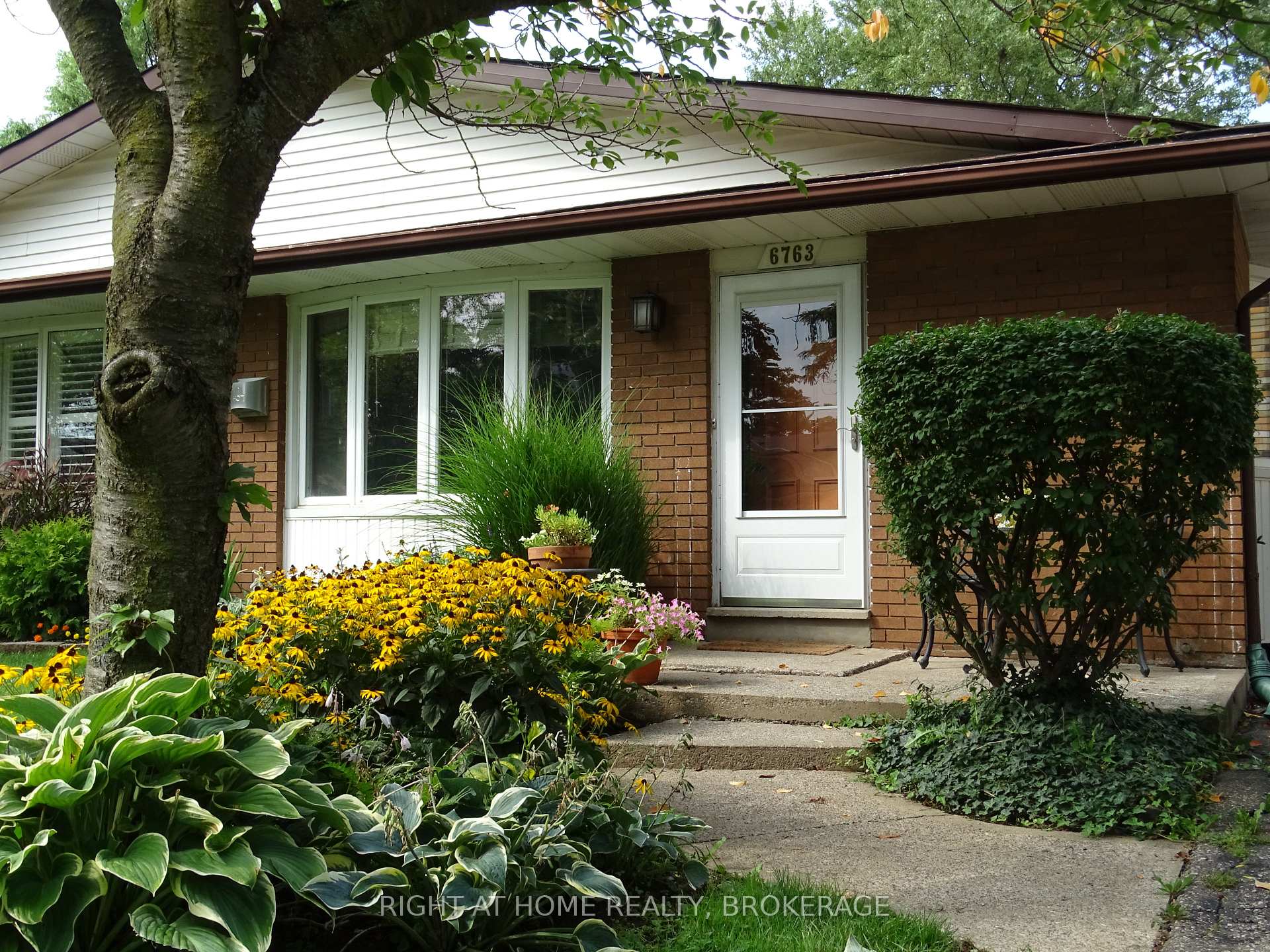 6763 Wilinger Street Niagara Falls Ontario Canada Sale residential Tom Woods Right at Home Realty, Brokerage*