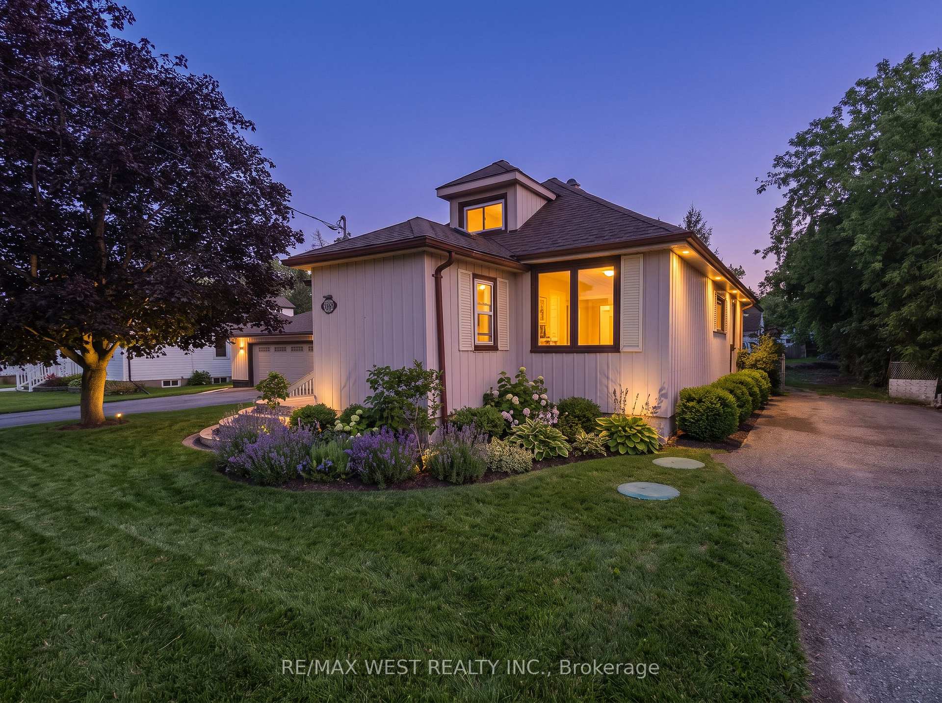 7826 Yonge Street Innisfil Ontario Canada Sale residential Grace Soares RE/MAX West Realty Inc., Brokerage