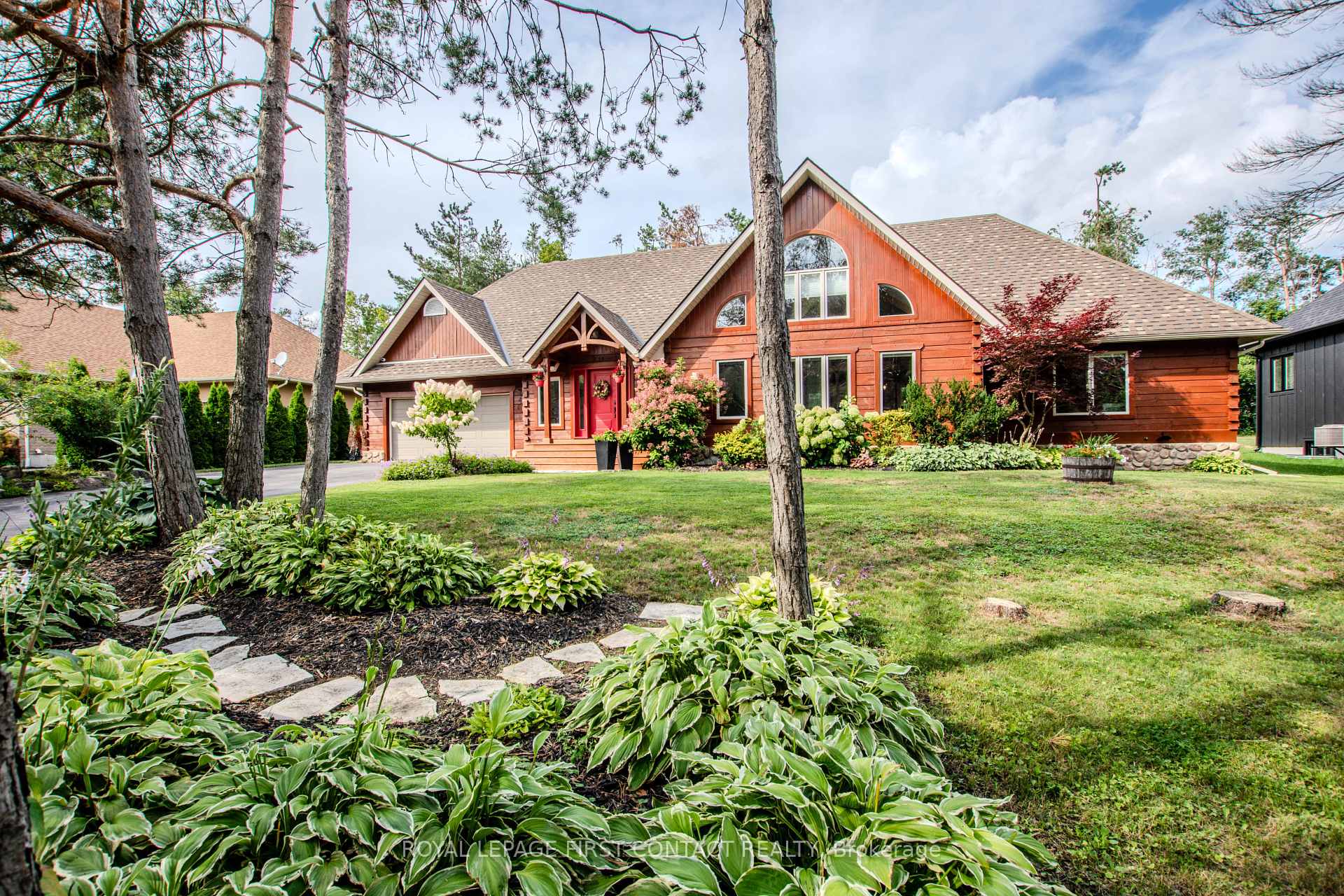 34 Alpine Way Oro-Medonte Ontario Canada Sale residential The Hutchinson Group Royal LePage First Contact Realty, Brokerage *