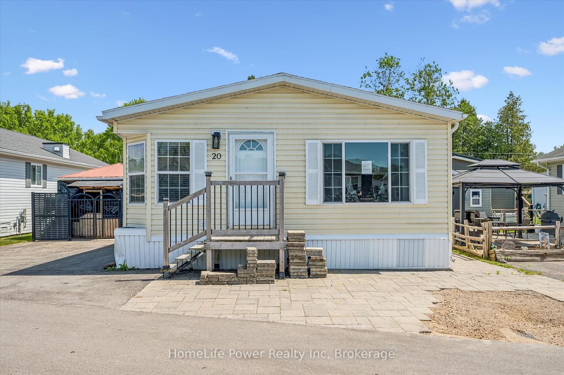 20 Elm Street Puslinch Ontario Canada Sale residential   HomeLife Power Realty Inc., Brokerage*
