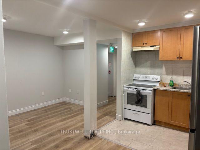 A6 - 14810 Yonge Street Aurora Ontario Canada Rent residential   TRUSTWELL REALTY INC. Brokerage